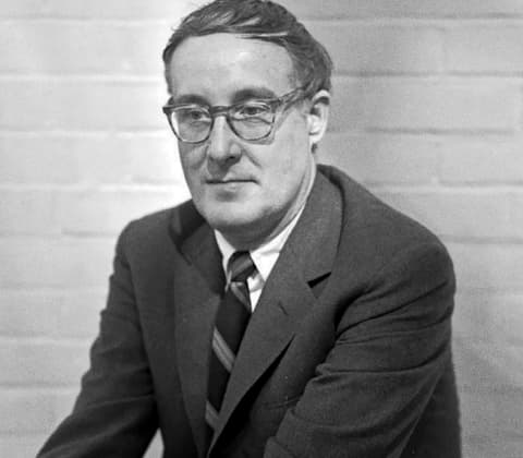A portrait of Warren Platner
